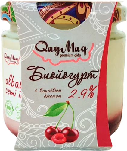 Йогурт с вишневым джемом